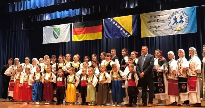 KUD "Mladi biseri", Manifestacija "Domovini s ljubavlju", Dan državnosti BiH u Stuttgartu/Haris Halilović