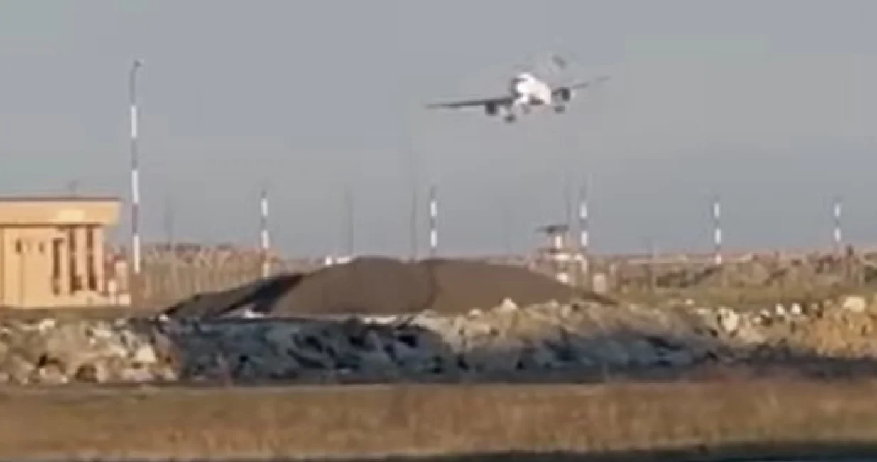 Snažan vjetar je zaokrenuo avion/Screenshot/