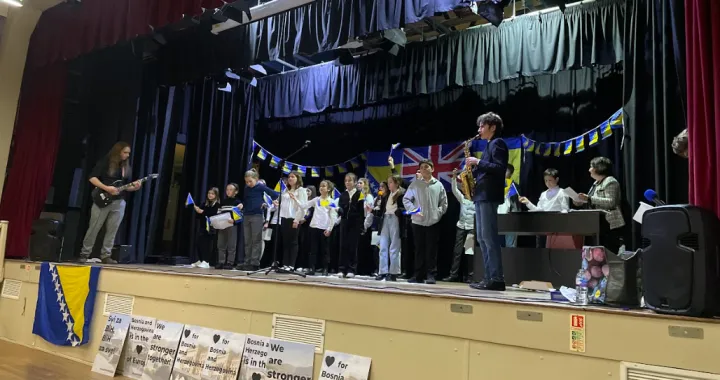 Proslava Dana državnosti BiH, bosanska zajednica Lodnon, Bosanska škola London/Bh škola London