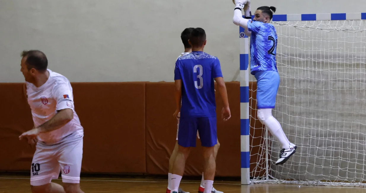 fk zeljeznicar - fk unis<br><br>memorijalni turnir asim ferhartovic hase