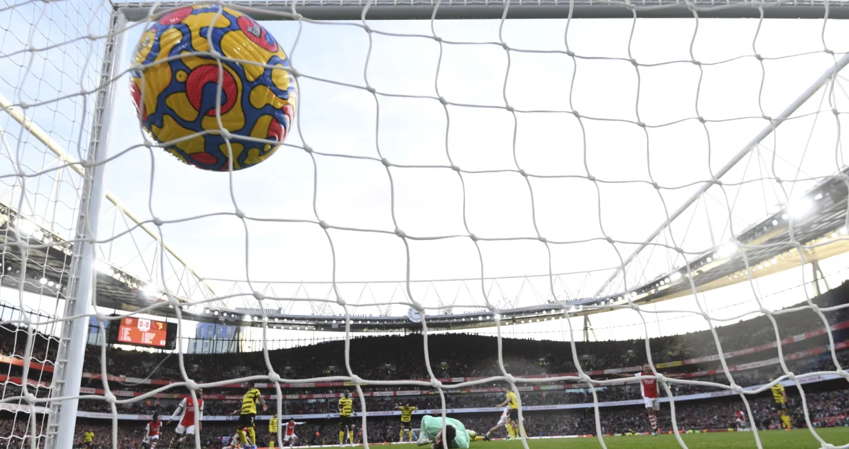 epa09570098 Arsenal's Emile Smith Rowe scores a goal during the English Premier League soccer match between Arsenal FC and Watford FC in London, Britain, 07 November 2021. EPA/FACUNDO ARRIZABALAGA EDITORIAL USE ONLY. No use with unauthorized audio, video, data, fixture lists, club/league logos or 'live' services. Online in-match use limited to 120 images, no video emulation. No use in betting, games or single club/league/player publications