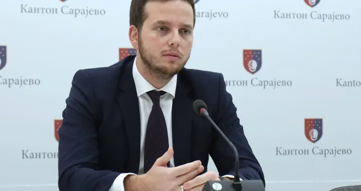 Premijer Kantona Sarajevo Nihad Uk ostavka/Senad Gubelić