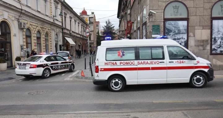 Saobraćajna nesreća, ulica Zelenih beretki, Muzej Sarajeva, Sarajevo, policija, MUP KS, Hitna pomoć/Senad Gubelić
