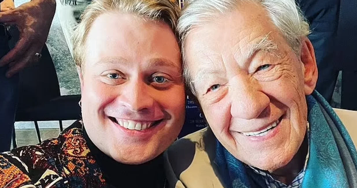 Ian McKellen (84) i Oscar Conlon-Morrey (30)/ Screenshot/ Instagram/