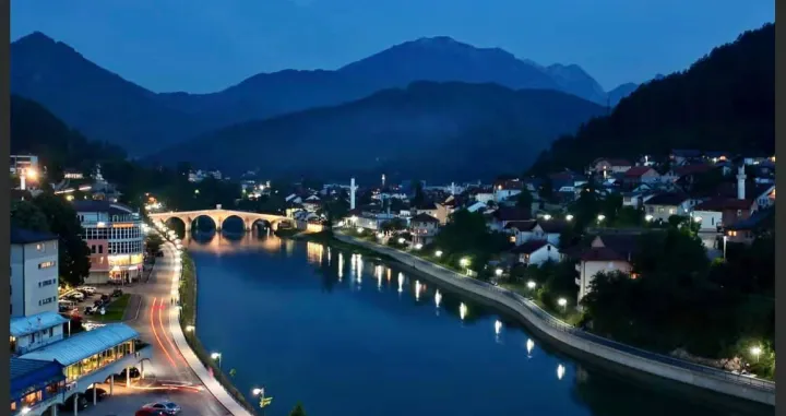 Konjic noć panorama/