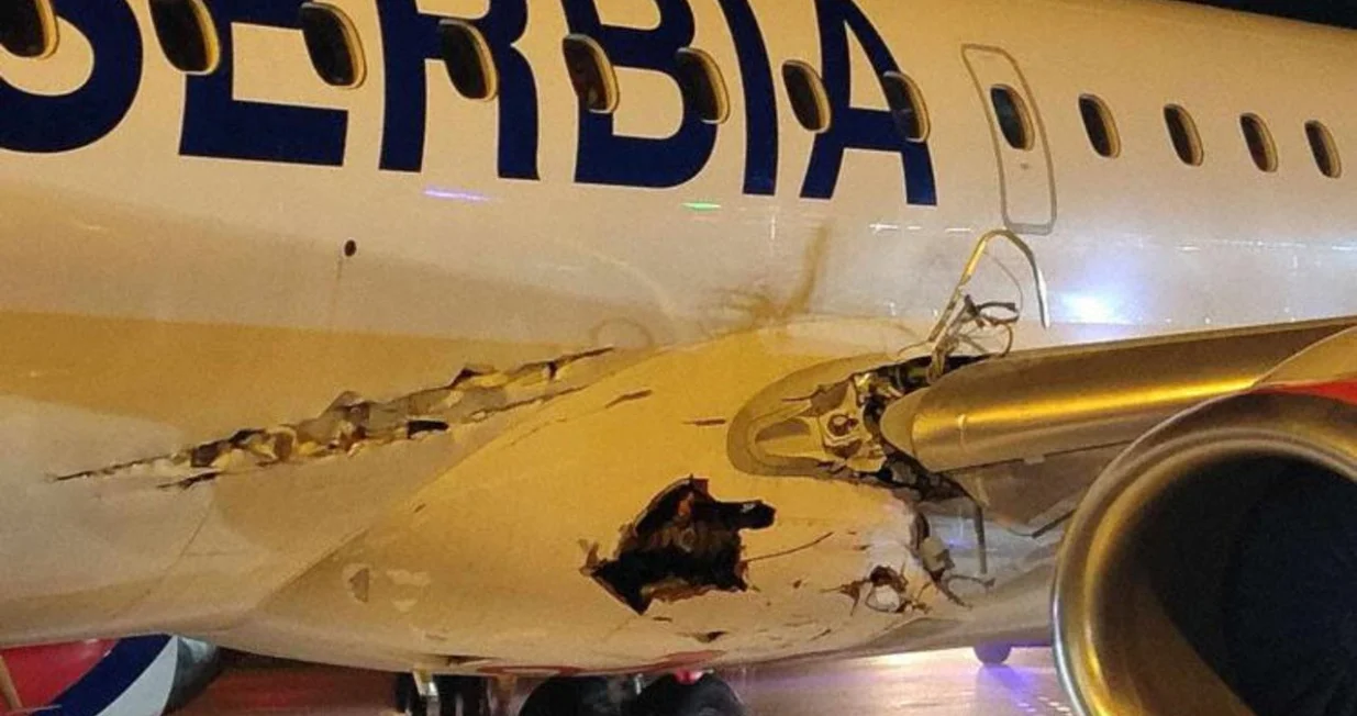 Oštećen avion E-195 Air Serbie/