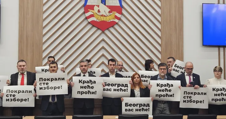 Jasne poruke opozicije/