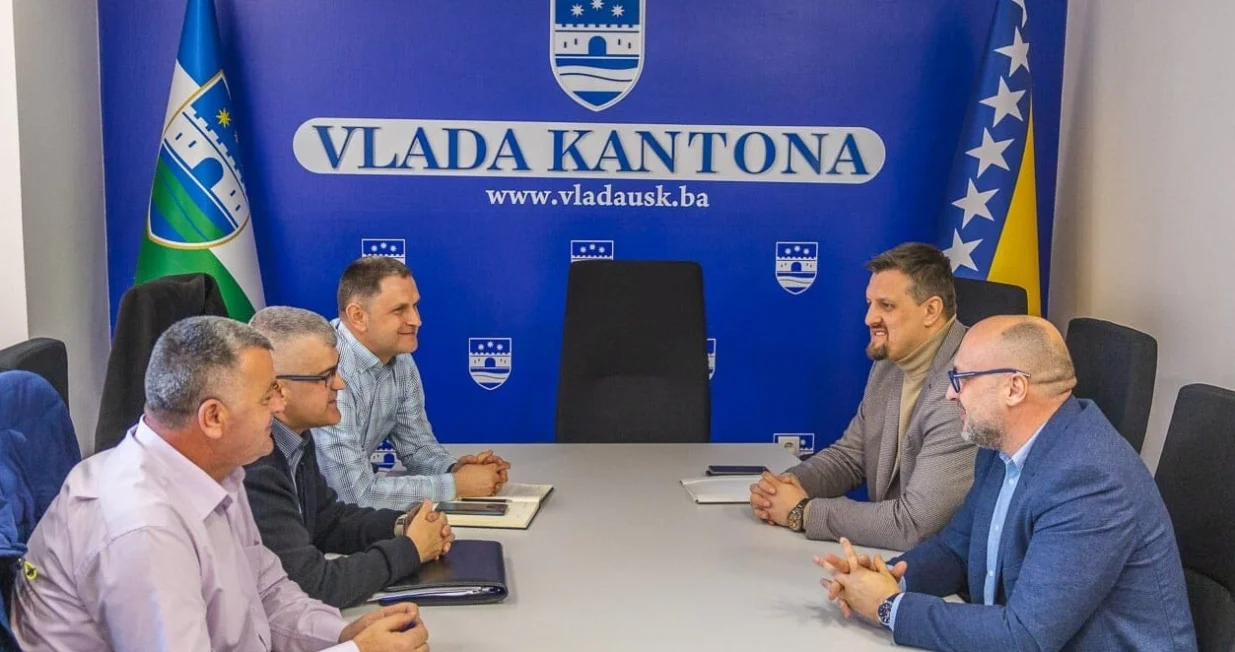 Premijer i sindikati u USK postigli dogovor/