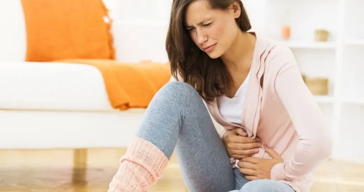 menstruacija bol stomak/