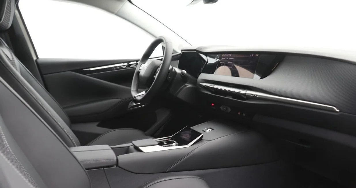 DS4 1.2 PureTech EAT8 Trocadero<br>Umjetnička galerija u tijelu automobila <br> asfdASF/