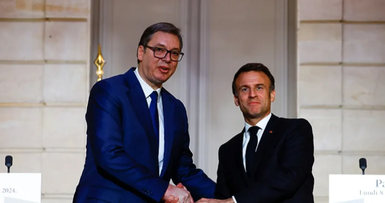 Aleksandar Vučić i Emmanuel Macron/