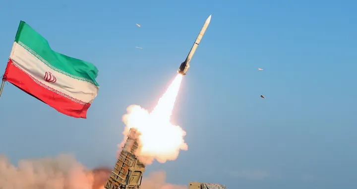 epa10383634 A handout photo made available by the Iranian Army Office shows Iranian Army troops fire a missile during a military drill in Makran beach, Gulf of Oman, near the Strait of Hormuz, southern of Iran, 31 December 2022. EPA/IRANIAN ARMY OFFICE HANDOUT HANDOUT EDITORIAL USE ONLY/NO SALES/Iranian Army Office Handout