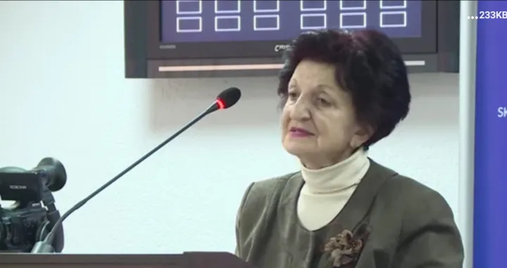 Direktorica mnogo toga zna a devet godina nema plate/