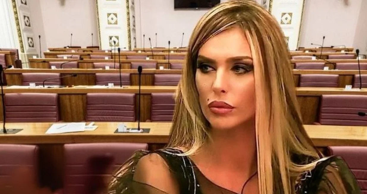 Ava Karabatić/