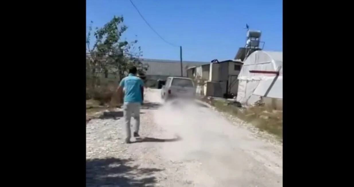 zavezao komšiju i vukao ga autom/