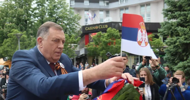 Milorad Dodik, Dan pobjede nad fašizmom, položeni vijenci na Spomenik žrtava fašizma, Banjaluka/Rtrs