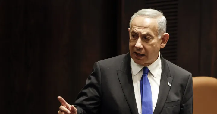 epa10381244 Israeli Prime Minister-designate Benjamin Netanyahu attends a special session of the Knesset, Israel's parliament, to approve and swear in a new right-wing government, in Jerusalem, Israel, 29 December 2022. EPA/AMIR COHEN/POOL/Amir Cohen/Pool