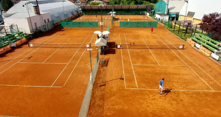 Hotonj tenis 