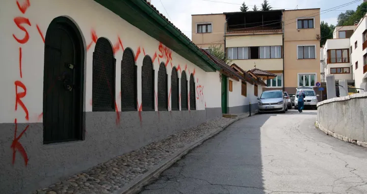 Išarano turbe Sedam braće, vandalizam/Damir Deljo/