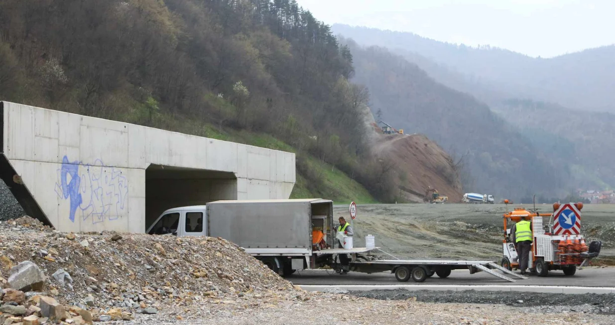 U toku radovi/Muhamed Tunović/