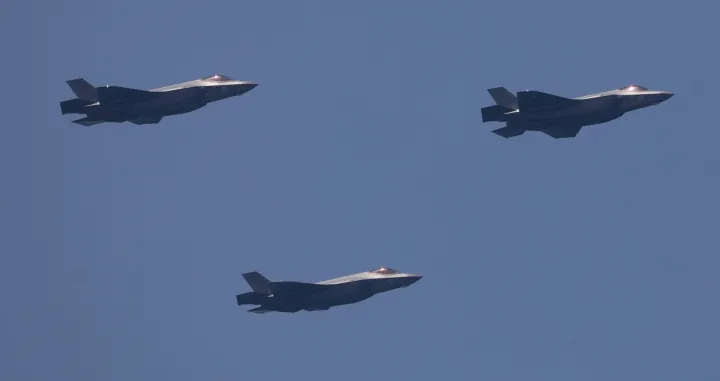 epa09136492 Israeli Air Force F35 fly during the Independence Day celebrations in Tel Aviv, Israel, 15 April 2021. Israeli Independence Day marks the 73th anniversary of the creation of the Jewish state in 1948. EPA/ABIR SULTAN/Abir Sultan