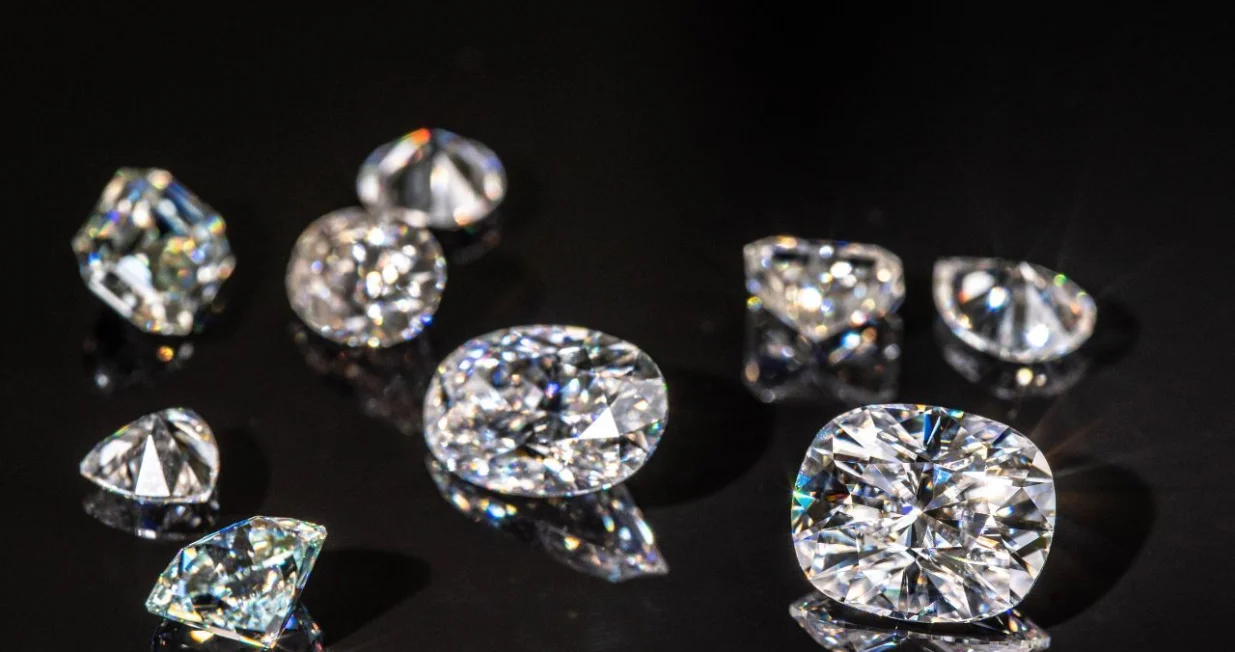 Dijamanti su zauvijek ali se vrmena mijenjaju/ Ilustracija/