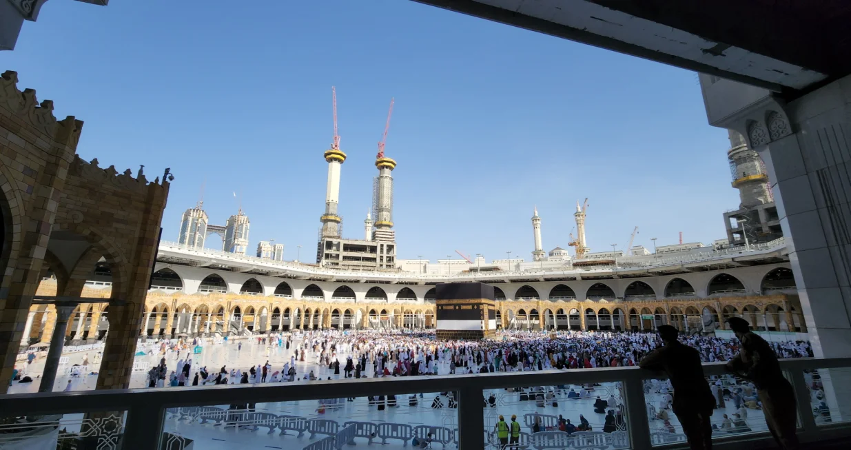 epa10064898 Muslim worshippers perform Farewell Tawaf (circumambulation) around Kaaba at the Grand Mosque in Mecca, Saudi Arabia, 11 July 2022. Pilgrims who are concluding the second day of Tashreeq, a two-to-three-day-stay in Mina valley, will leave the Jamarat area and head to Mecca for Farewell Tawaf. Saudi General Authority for Statistics announced that a total of 899,353 pilgrims performed this year's hajj rituals including 779,919 pilgrims from abroad, on the first year the Kingdom allows overseas pilgrims since barring in 2020 as part of efforts to curb the spread of coronavirus. EPA/ASHRAF AMRA/Ashraf Amra