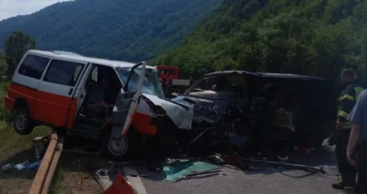 Uništena vozila na mjestu nesreće/072info/
