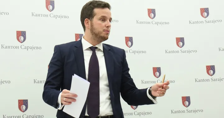 Premijer Kantona Sarajevo Nihad Uk ostavka/Senad Gubelić