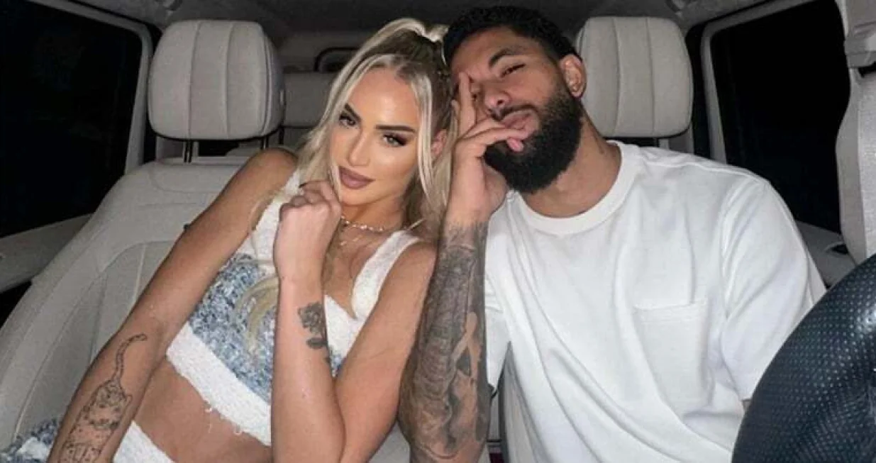 Alisha Lehmann i Douglas Luiz