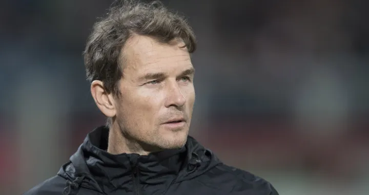 epa09178816 (FILE) - Former German international Jens Lehmann is seen during warming up of FC Augsburg prior the German Bundesliga soccer match between FC Augsburg and FC Bayern Munich in Augsburg, Germany, 15 February 2019 (reissued 05 May 2021). Jens Lehmann, member of German Bundesliga club Hertha BSC Berlin's supervisory board, lost his position in the board as his contract with the club's investor was dissolved, a Tennor spokesperson said on 05 May 2021. A reportedly racist text message sent by the former German national goalkeeper has sparked outrage about his position. EPA/ANDREAS SCHAAD *** Local Caption *** 56077032