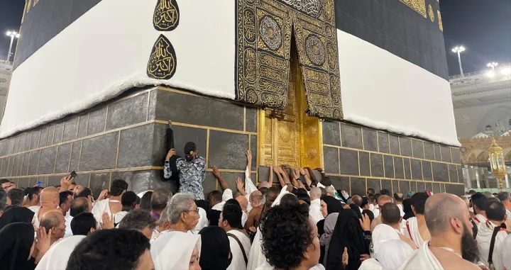 Vi&scaron;e od dva miliona muslimana, koji trenutno borave na svetim mjestima u Saudijskoj Arabiji povodom obreda hadža, upotpunili su svoje obrede i zvanično postali hadžije/Anadolija