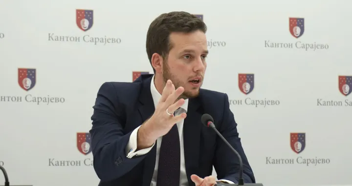 Premijer Kantona Sarajevo Nihad Uk ostavka/Senad Gubelić