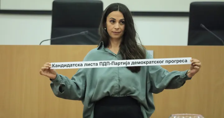 Žrijebanje u prostorijama Centralne izborne komisije BiH za dodjelu jednog mandata iz reda srpskog naroda u Dom naroda Parlamentarne skupštine Bosne i Hercegovine./Senad Gubelić