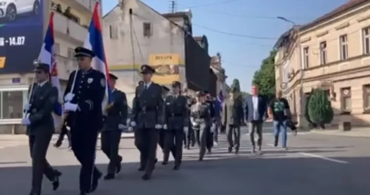 / VOJSKA SRBIJE DEFILE PRIJEDOR/