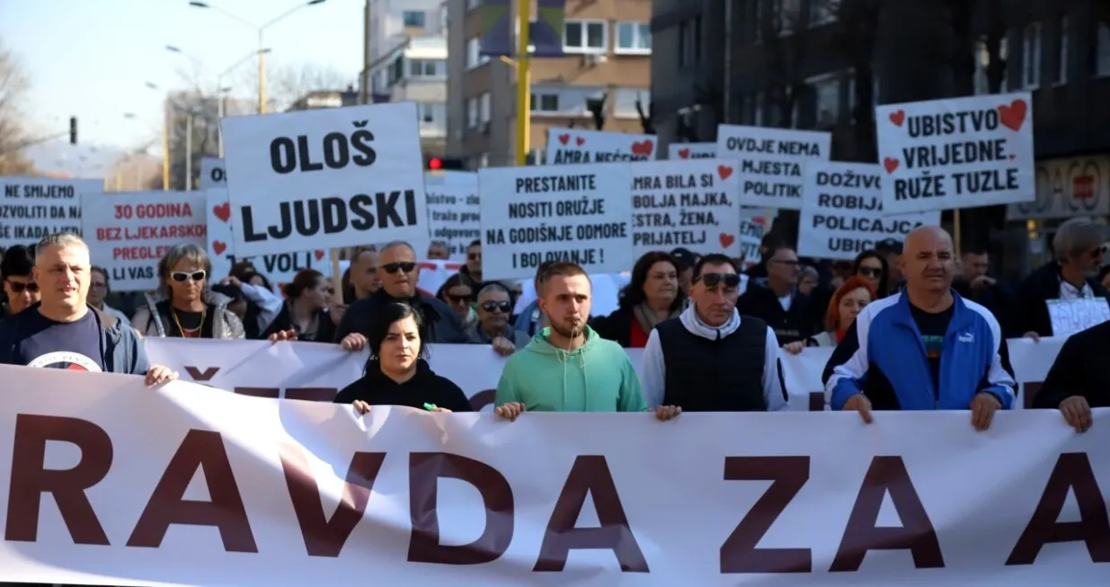 Mirna protestna šetnja za Amru (Amra) Kahrimanović, Tuzla/Tuzlanski.ba