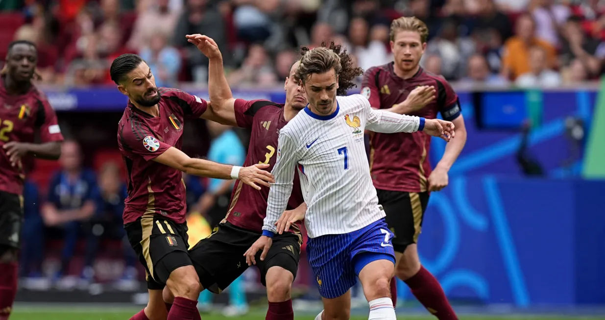 Dizeldorf, NjemaДЌka - 1. jul 2024: Antoine Griezmann (7) iz Francuske tokom utakmice osmine finala UEFA EURO 2024 izmeД'u Francuske i Belgije u Merkur Spiel-Arena (Duseldorf Arena) u Dizeldorfu. (Emin Sansar - Anadolu Agency)