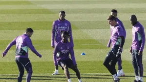 epa10392411 (L-R) Real Madrid's players Eden Hazard, David Alaba, Eduardo Camavinga, Thibaut Courtois and Antonio Rudiger take part in a training session held at Valdebebas Sports City in Madrid, central Spain, 06 January 2023. Real Madrid will face Villarreal CF in their Spanish LaLiga soccer match on 07 January. EPA/SERGIO PEREZ