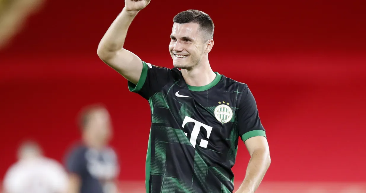 epa10186494 Amer Gojak of Ferencvaros TC celebrates at the end of the UEFA Europa League Group H soccer match between AS Monaco and Ferencvaros TC, at Stade Louis II, in Monaco, 15 September 2022. Ferencvaros TC won the match 1-0. EPA/SEBASTIEN NOGIER