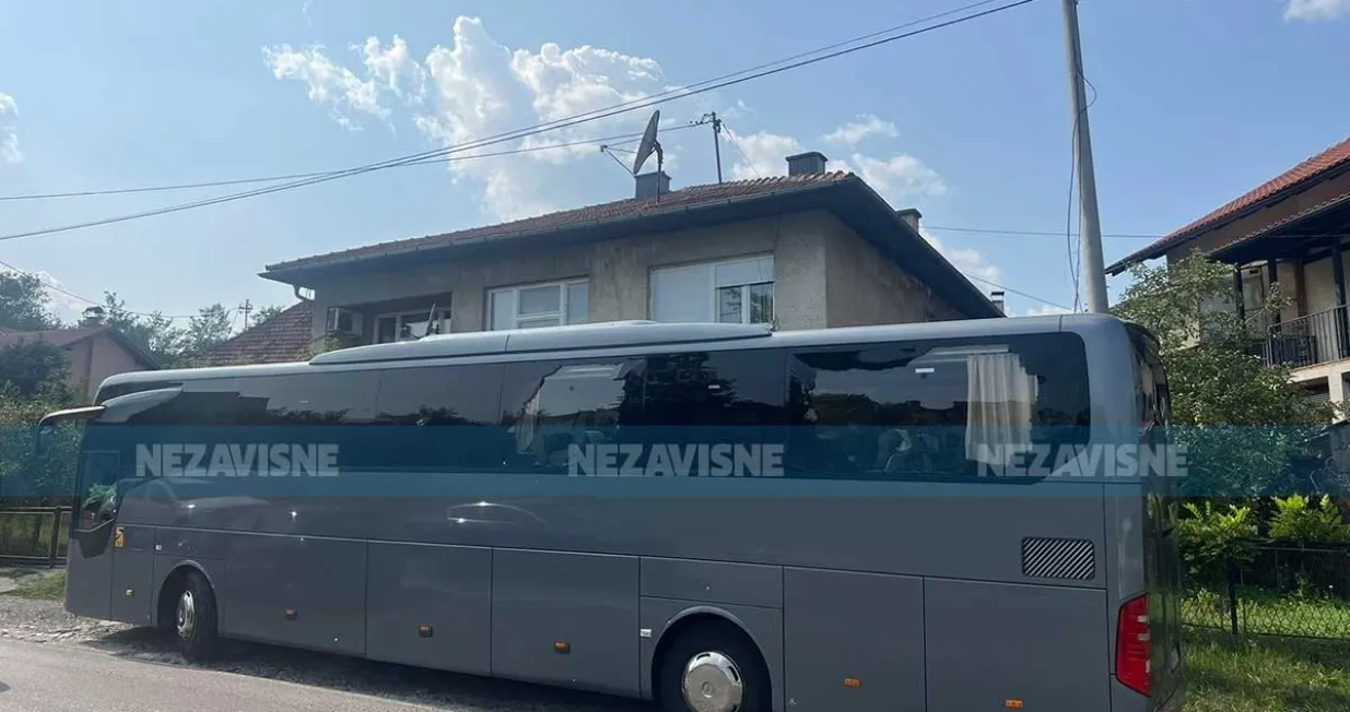 Polupani autobus navijača Ferencvarosa