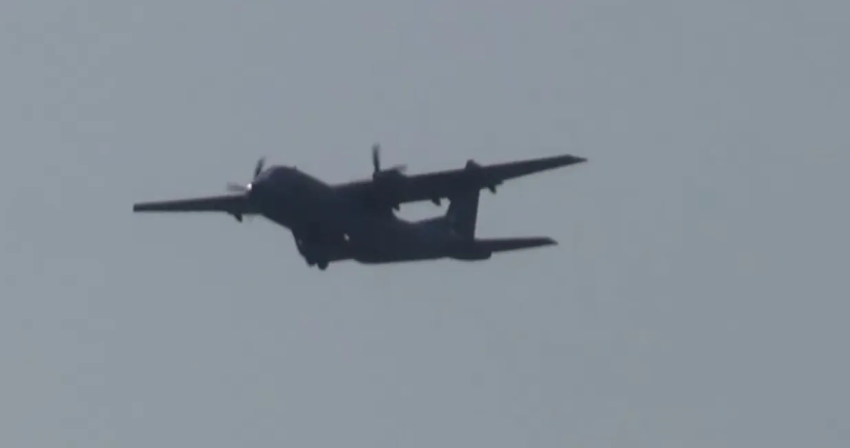 CN-235//