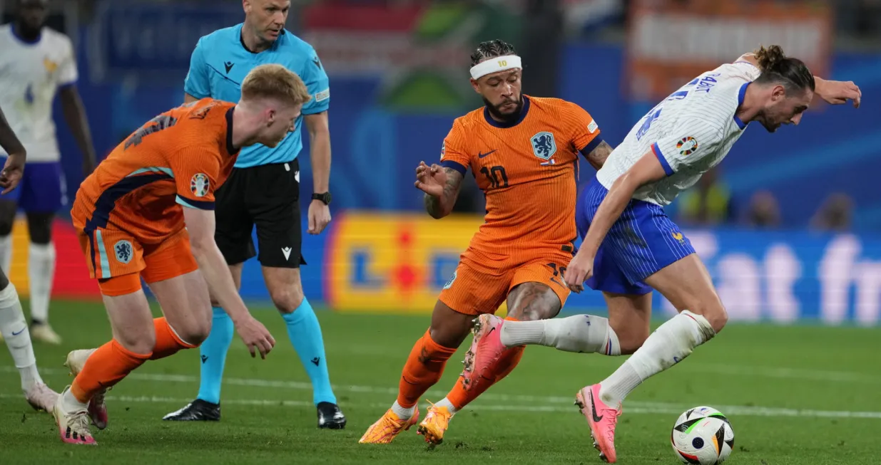 Nizozemska - FrancuskaMemphis DepayAnthony Taylor Nogometna utakmica skupine D UEFA EURO 2024 izmeД'u Nizozemske i Francuske u Red Bull Areni u Leipzigu (Mahmut Serdar AlakuЕџ - Anadolu Agency)