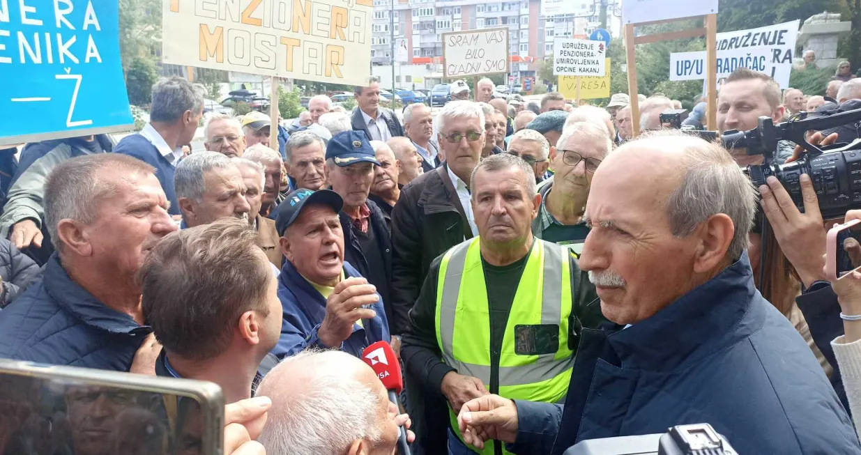 penzioneri nezadovoljni kažu biće protesta/Senad Gubelić/