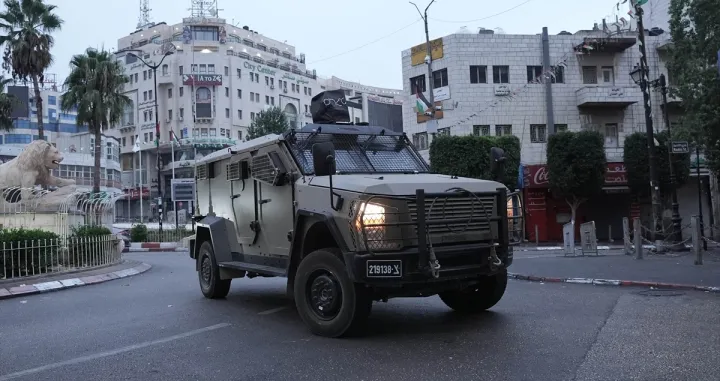 Izraelske snage izvršile su raciju i zatvorile kancelarije Al Jazeere u gradu Ramallah na Zapadnoj obali u nedjelju ujutru, opisujući ovaj potez kao "arbitrarnu vojnu odluku"/Anadolija