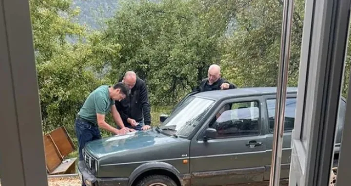 Glasanje na automobilu Istočno Sarajevo, lokalni izbori/ATV/