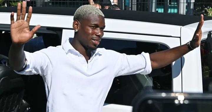 epa10061127 New Juventus' player Paul Pogba arrives at the J Medical center to undergo medical tests, in Turin, Italy, 09 July 2022. The French international has arrived in Turin to complete his return to Italian Serie A soccer side Juventus on a free transfer. EPA/Alessandro Di Marco