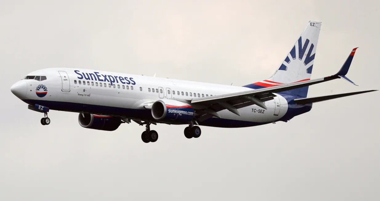 epa08503961 (FILE) - A Boeing 737-800 aircraft of SunExpress approaches for landing at the airport of Frankfurt, Germany, 21 June 2019 (reissued 23 June 2020). Reports on 23 June 2020 state SunExpress is to close their German flight operations with some 1200 employees. Germany's Lufthansa and Turkey's Turkish Airlines both share a part of SunExpress. The remaining flights are to ba carried out by the Turkish daughter-company Eurowings and other airlines Airlines. EPA/ARMANDO BABANI/Armando Babani