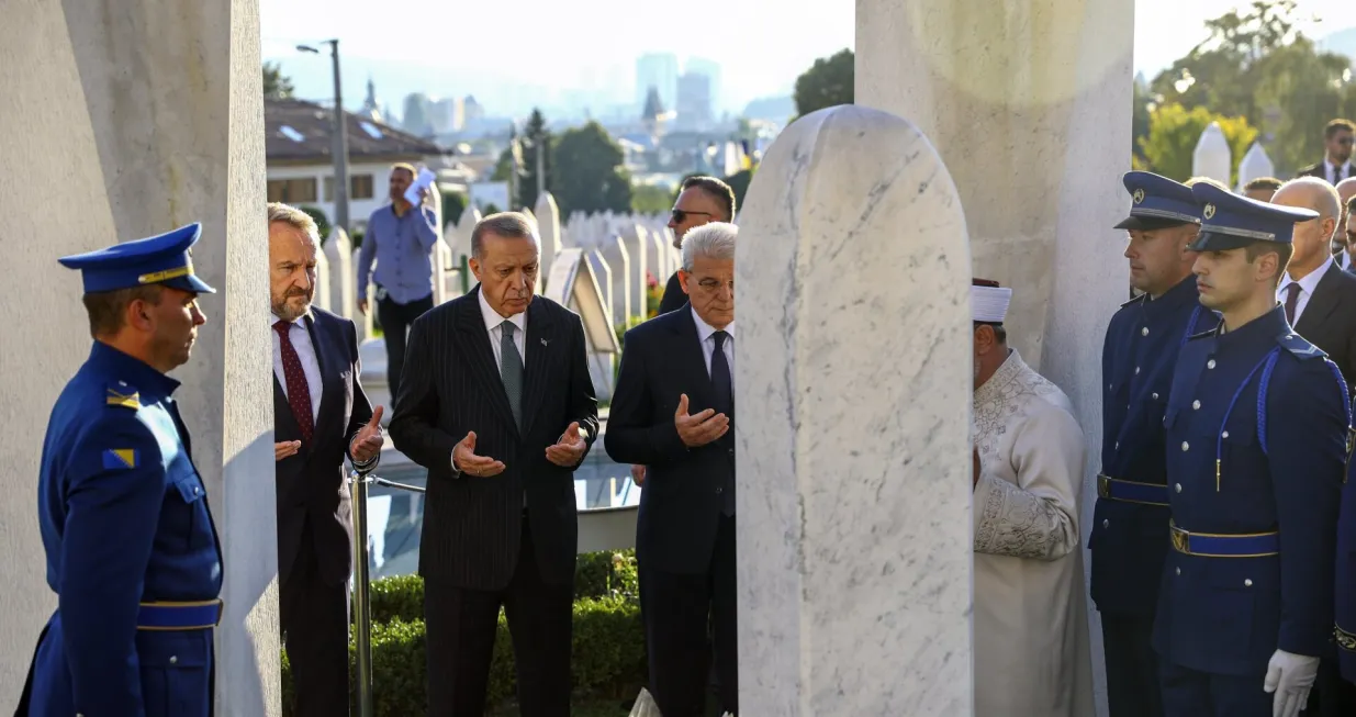 Uz tekst podijelio je i fotografiju tokom jedne od svojih posjeta Sarajevu/ Twitter/ Recep Tayyip Erdogan/