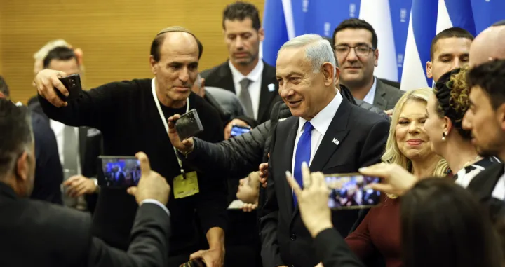 epa10381654 Israeli Prime Minister Benjamin Netanyahu and his wife Sara attend a toast for the new speaker of the knesset, Amir Ohana at the Knesset, Israel's parliament in Jerusalem, Israel, 29 December 2022. EPA/AMIR COHEN/POOL/Amir Cohen/Pool