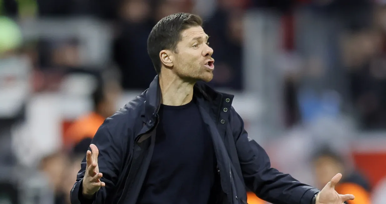 epa10290444 Leverkusen's head coach Xabi Alonso reacts during the German Bundesliga soccer match between Bayer 04 Leverkusen and Union Berlin in Leverkusen, Germany, 06 November 2022. EPA/RONALD WITTEK CONDITIONS - ATTENTION: The DFL regulations prohibit any use of photographs as image sequences and/or quasi-video.